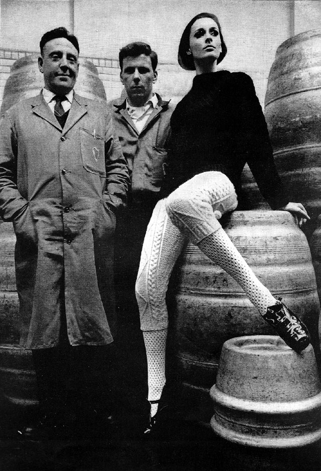 Harpers Bazaar August 1965 guinness