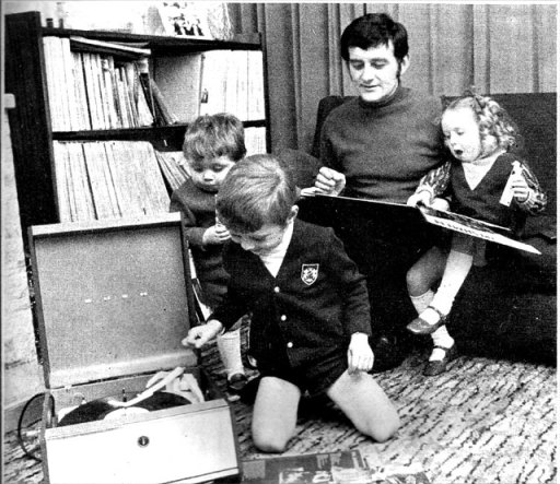 Larry_gogan_family_records1