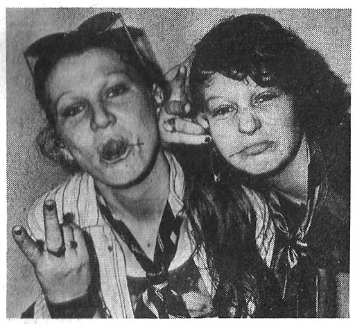 2-girls_punk_dublin_1978