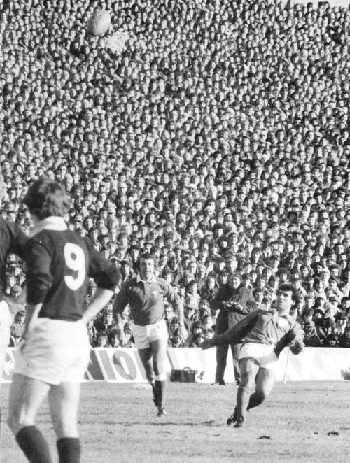 tony ward kick landsdowne road 1978 twardkick-peter-thursfield-