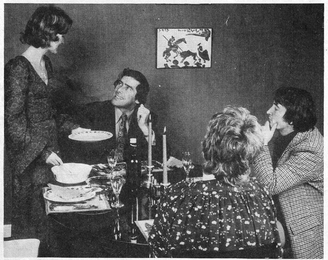 house-of-year-bw-dining