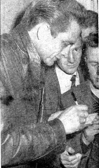 photo with people - johnny-cash-ireland-mallow-1963