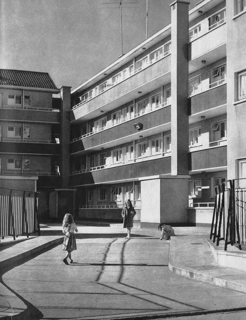 flats Railway St & Beaver St Dublin 1 - 1961  rs magowan